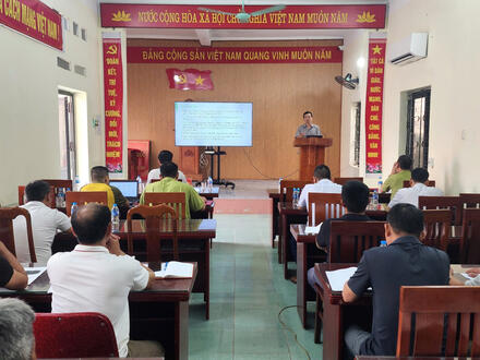 Kinh tế - Chính trị