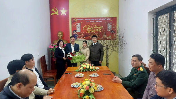 Lãnh đạo HĐND, UBND, UBMTTQ xã chúc mừng Đảng ủy nhân dịp kỷ niệm 96 năm Ngày thành lập Đảng Cộng sản Việt Nam (3/2/1930 – 3/2/2026)