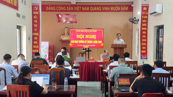 UBND xã Tân Thành tổ chức Hội nghị giao ban thường kỳ tháng 4 năm 2026