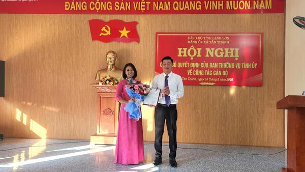 Xã Tân Thành công bố quyết định về công tác cán bộ