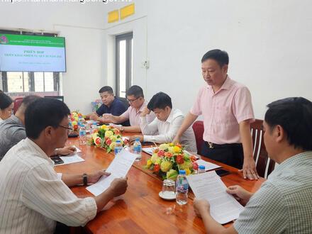 Kinh tế - Chính trị