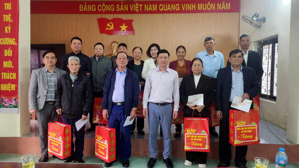 Xã Tân Thành gặp mặt các đồng chí Nguyên lãnh đạo xã qua các thời kỳ